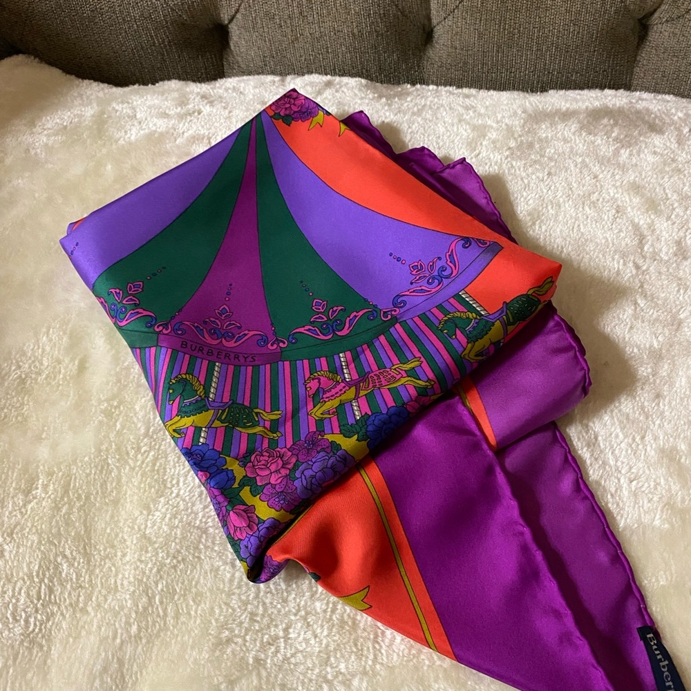 BURBERRYS scarf - Picture 8 of 10
